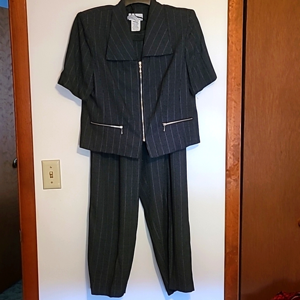 Perceptions 2 Pc Suit